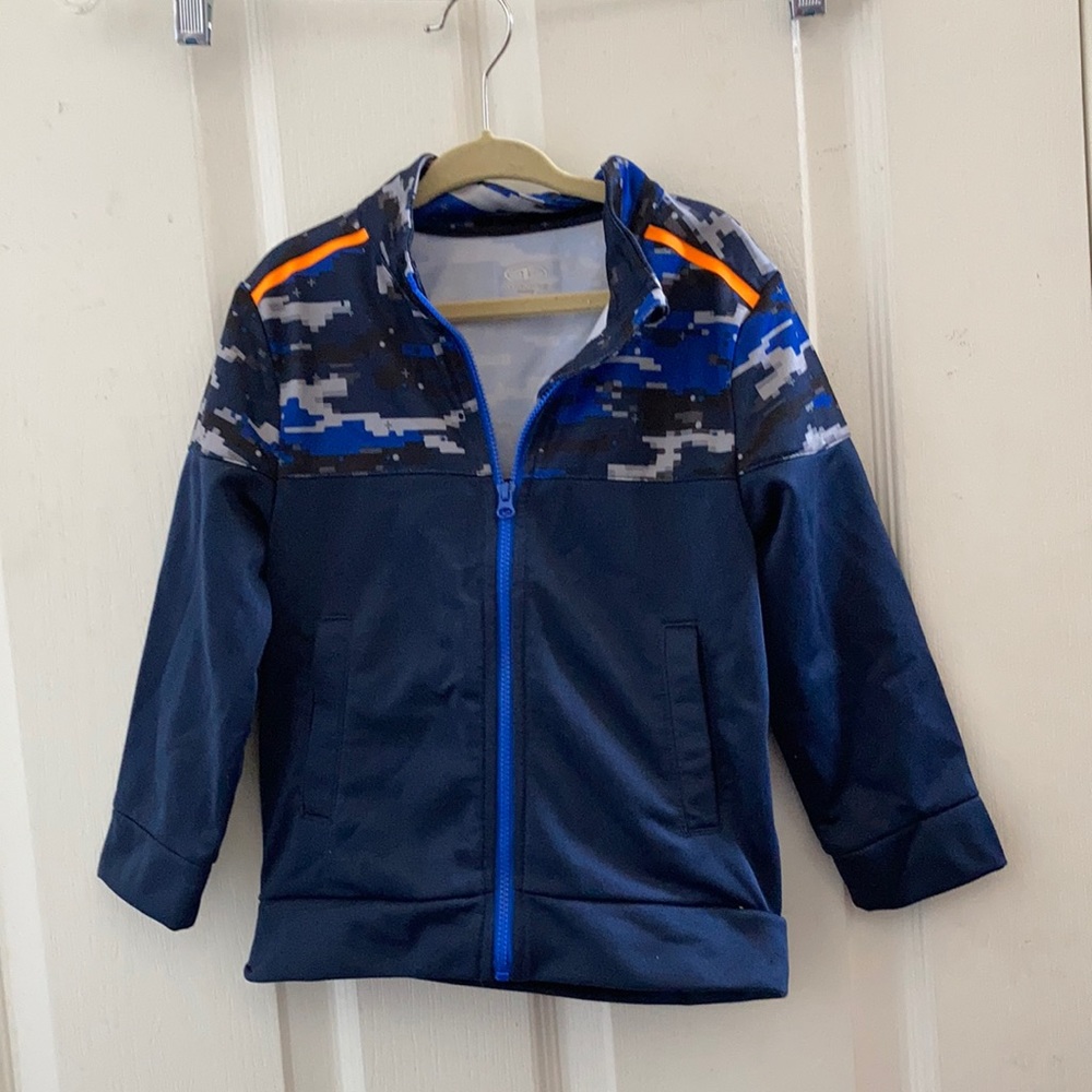 FINAL MARKDOWN Boys athletic works jacket 4t